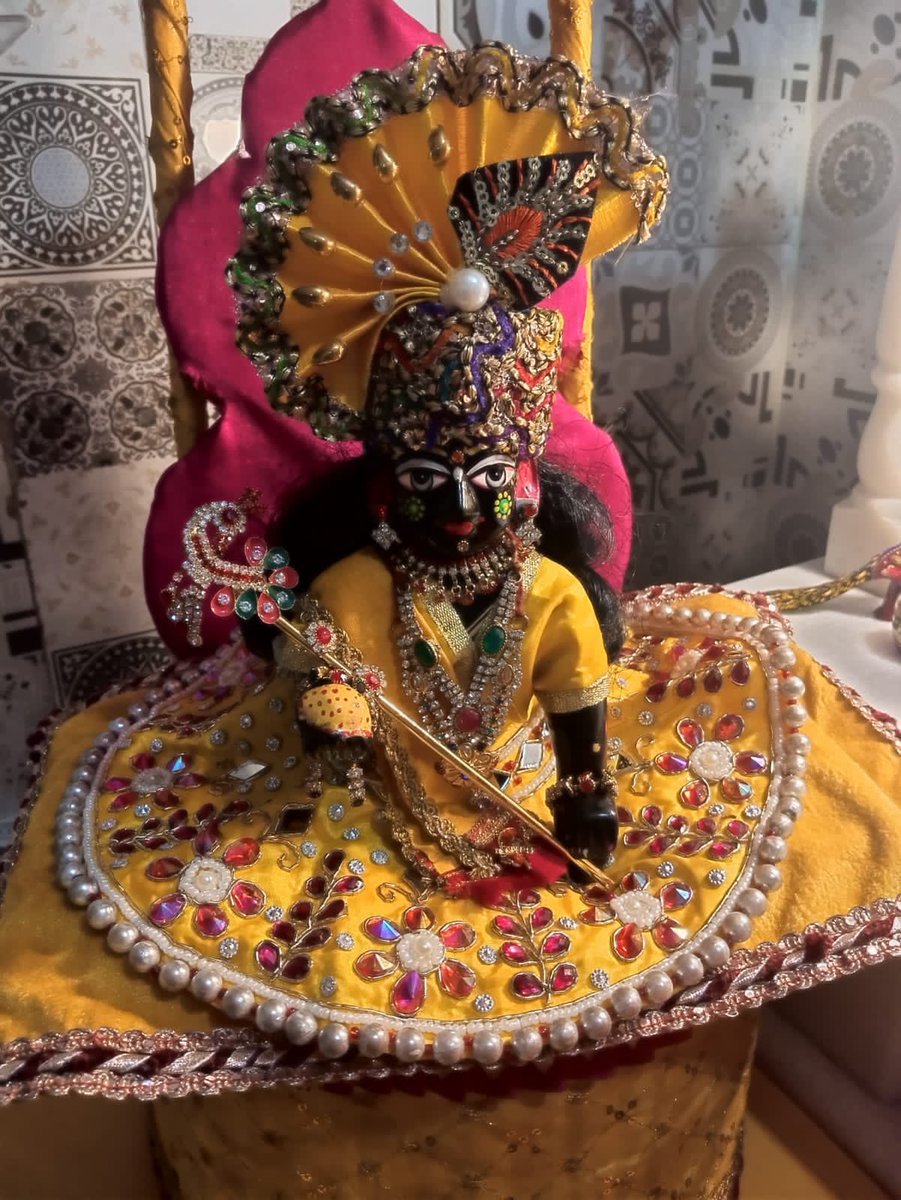 krprince341's tweet photo. #LadduGopal👏🏻🙌🏻💐#NanduGopal💐🥳#Radhe_Radhe🙌🏻👏🏻💐 https://t.co/7KOsPiw6nd