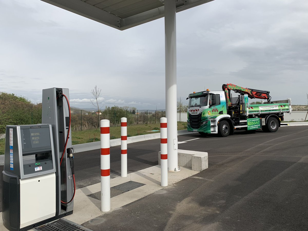 La nouvelle station #GNV de #ClermontFerrand officiellement inaugurée par <a href="/clrmntMetropole/">clermontmetropole</a>, <a href="/auvergnerhalpes/">Auvergne-Rhône-Alpes</a> et <a href="/GRDF/">GRDF</a> !
 
le #GNV garantit 20 % de réduction de CO2 par rapport au diesel et 80 % dans sa version #BioGNV
 
#GazVert #CIW22 #CIW #GRDF