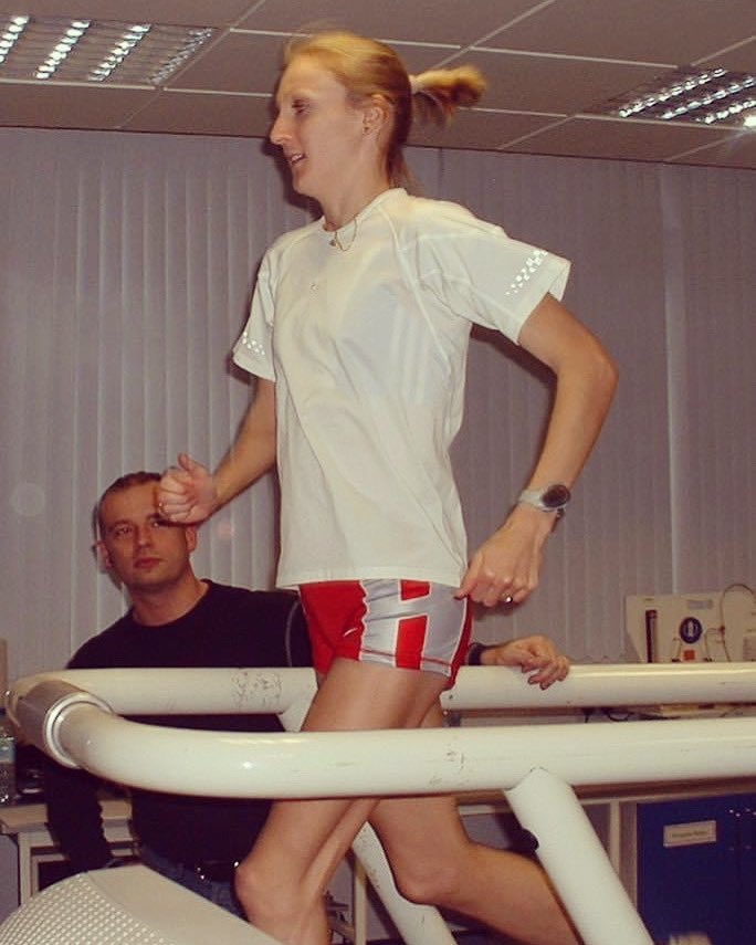 AndyBeetroot's tweet photo. 19 years ago today smashed the world marathon record in London with her 2:15:25. https://t.co/GwGqw34gso