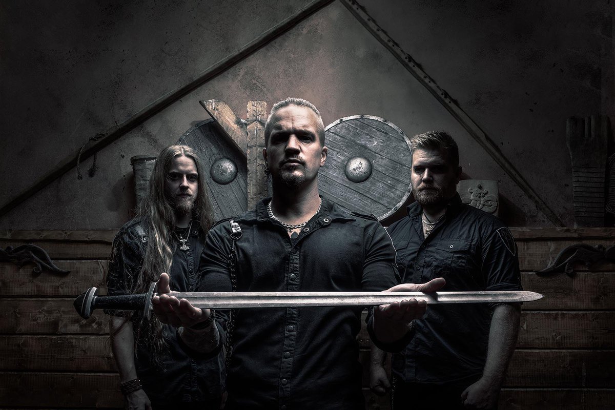 DEVILS_666_xxxx's tweet photo. 今日のオススメ曲は...

🇸🇪🇸🇪🇸🇪
MANEGARM - Stridsgalten (ft. Jonne Järvelä, Robse Dahn &amp; Pär Hulkoff)| N... https://t.co/oRTukNYkJP @YouTubeより

#sweden #manegarm #vikingmetal #paganmetal #folkmetal https://t.co/zeWI0BYCKh