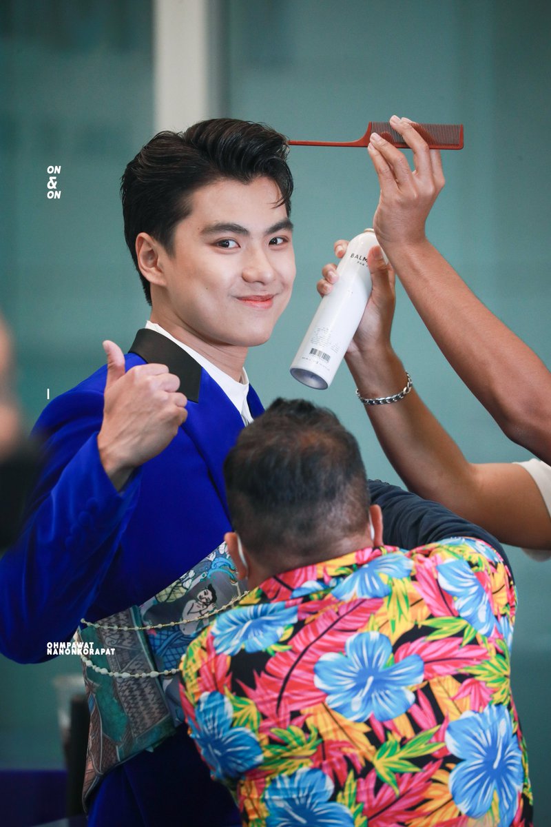 OnAndOn_ON's tweet photo. 130422 #FANTASTICFUNOFSONGKRANDAY
#SongkranKingPowerRangnam2022 #ohmpawat

สู้ๆค่าพะวัด 👍🏻☺️ https://t.co/dXH6meZcWm