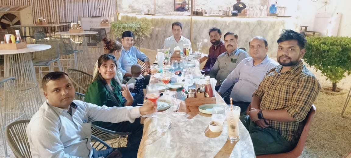 rajeevvishwa80's tweet photo. #lifeatsentis
#teamdinner https://t.co/9lc6XtFstA