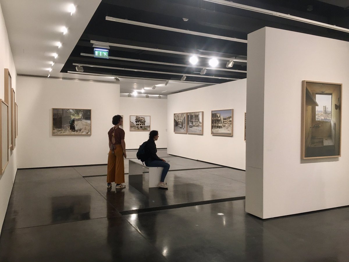 Guiguiii94's tweet photo. La @FondationHCB expose en ce moment le lauréat 2019 du Prix HCB : #MathieuPernot (1970-).
Un travail photographique à partir de l’album de voyages de son grand-père et de la jeunesse de son père à Beyrouth, puis dans d’autres villes du Liban, en Syrie et en Irak. https://t.co/zZPks32dSl