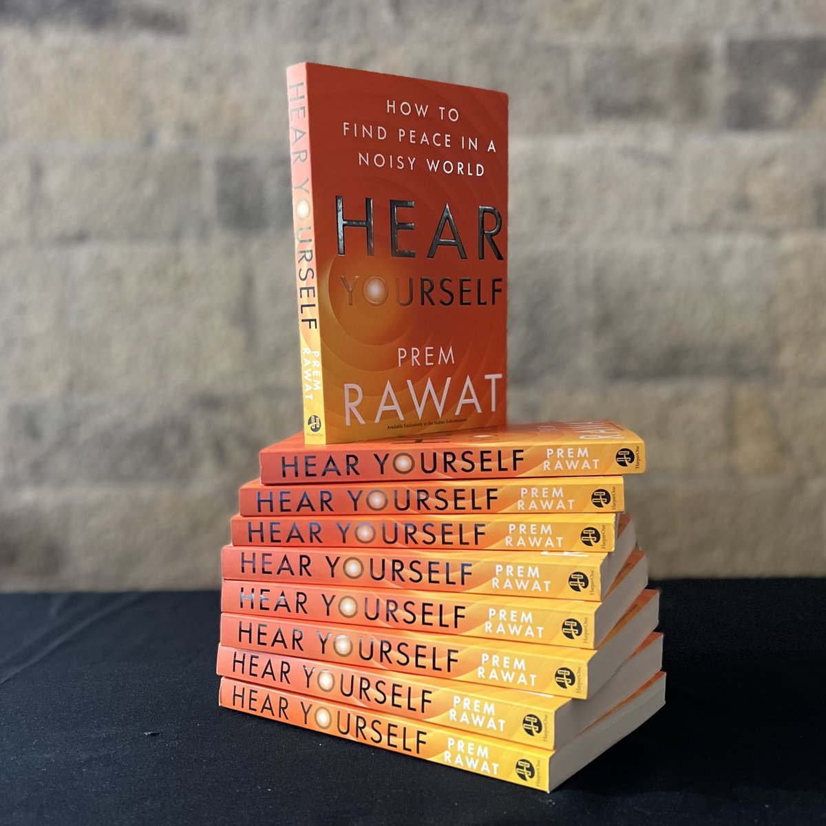 PRBookFans1's tweet photo. What an incredible author event featuring @mandybedi in conversation with Prem Rawat about his @nytimesbooks #bestseller #HearYourselfBook in #Mumbai, #India. 

Hosted by the incredibly warm and delightful @Archanaapania

https://t.co/0Eq5AW1Zjd

@HarperOneBooks @HarperCollinsIN https://t.co/2ykAKRymdf