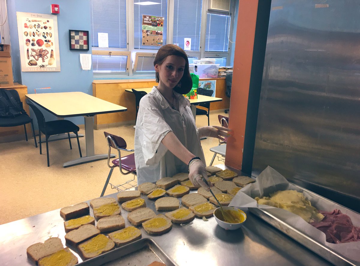 HobokenHighNHS's tweet photo. NHS members and other Redwings made sandwiches and delivered them to the @hobokenshelter. Thanks Chef Nelson and culinary students for making the bread and supplying the ingredients! https://t.co/ZGqM06Y8Lw