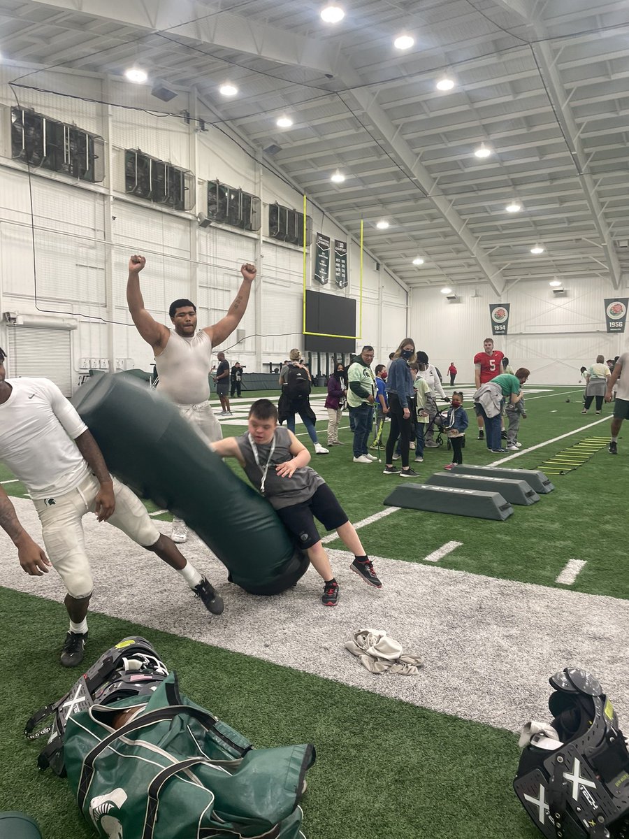 KristinFish1280's tweet photo. @cbrantley22 Taking hits like a champ all day! Thank you for helping make this an amazing day! https://t.co/Flq6T1X4XM