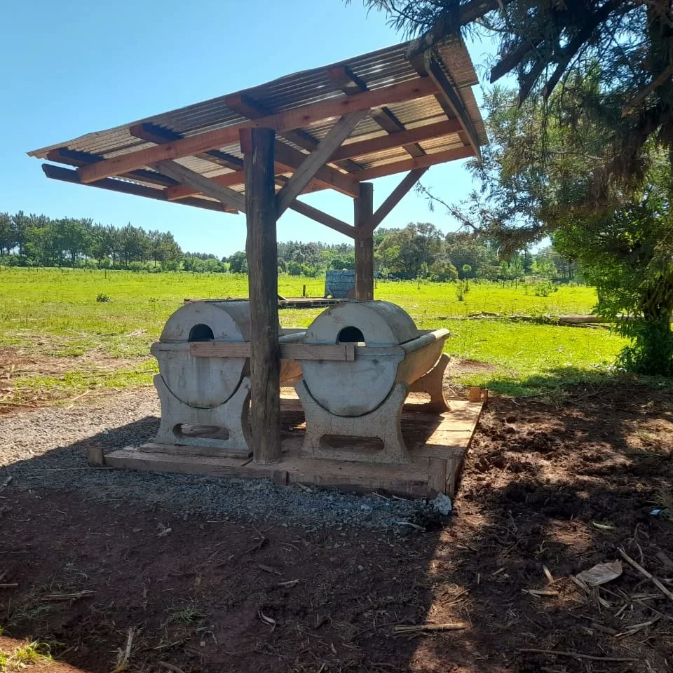 salto_encantado's tweet photo. Se concluyó la primer obra de resguardo y proteccion de vertientes que abastecen al cause del Salto Encantado. Las tareas se realizaron en la chacra de la familia borysiuk.
En el proyecto interviene el IPRODHA y se continúa trabajando en la siguiente chacra de las 11 restantes https://t.co/io6E7R4RcA