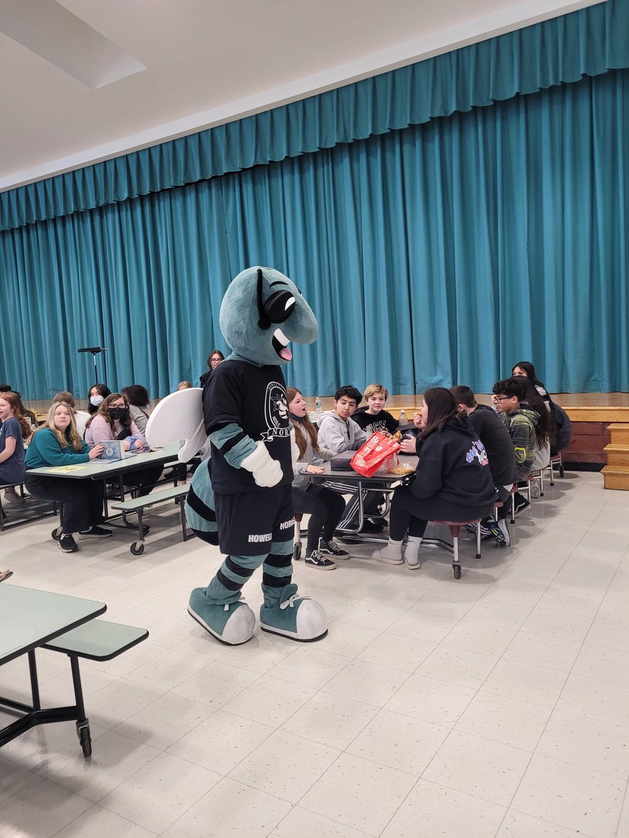 HowellTwpMSN's tweet photo. It was so great seeing Howie the Hornet today at MSN.  Thank you to the PTA for organizing a great fundraiser with donuts and pretzels.  #HTPSCommunityEngagement #HornetSpiritHowellPride #HTPSSEL https://t.co/67CbYlC86q