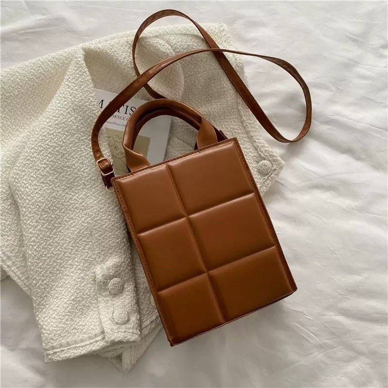 aliaffauzi's tweet photo. DAY 11 of #30days30giveaways

I nak pilih one person to win DUA BAG RAYA pilihan winner sendiri for my 11th day of Giveaway 🥰 

Easy peasy step to win! Just nak mintak tolong RT this tweet &amp; RT and Like my pinned tweet ❤️ 

I’ll announce the winner tomorrow. GOODLUCK! https://t.co/MrGfHLSveL