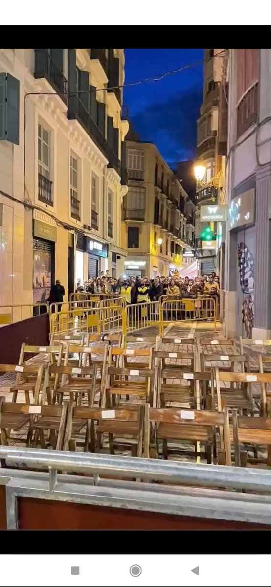 mantonietamarin's tweet photo. No se os cae la cara de vergüenza, alcalde y compañía?? https://t.co/4AO4C1T4uq