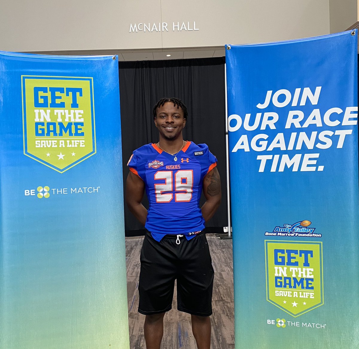 BeSomeonesCure's tweet photo. Good morning @HoustonBaptistU we are getting set up in McNair Hall and the Baugh for the @BeTheMatch #GetintheGame event! Come #savelives with the @HBU_Football team now until 3pm https://t.co/IrSjKo5irX