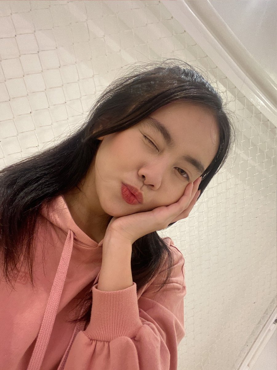 KAIA_Members's tweet photo. Super enjoyed talking to a lot of you 🥺 next menpa ulit hehe pahinga na kayo late na. Good night everyone! Salamat po ulit love na love ko kayo 🤗❣️ have a blessed Holy Week 🙏🏼 last selfie dump before i go! -🦊
KAIA UNIT2 MENPA
#BLAHBLAHbyKAIA #KAIA #KAIA_Unit2MENPA #KAIA_SOPHIA https://t.co/Vl4y1hVafi