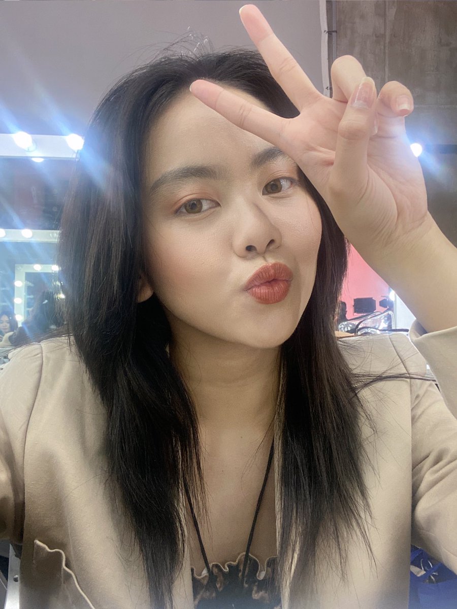 KAIA_Members's tweet photo. Super enjoyed talking to a lot of you 🥺 next menpa ulit hehe pahinga na kayo late na. Good night everyone! Salamat po ulit love na love ko kayo 🤗❣️ have a blessed Holy Week 🙏🏼 last selfie dump before i go! -🦊
KAIA UNIT2 MENPA
#BLAHBLAHbyKAIA #KAIA #KAIA_Unit2MENPA #KAIA_SOPHIA https://t.co/Vl4y1hVafi