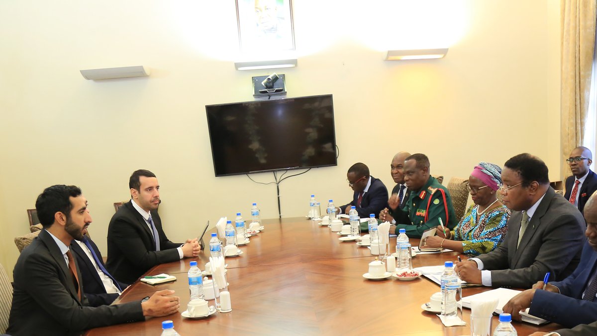 mfa_tanzania's tweet photo. The Chief Secretary of URT @BaloziKattanga met the Minister of State of U.A.E, Sheikh Shakhboot Nahyan Al Nahyan. The leaders, among other things, discussed various issues to strengthen cooperation between TZ and U.A.E in the areas of trade and investment @Amb_Mulamula @MoFAICUAE https://t.co/hxj5f6pbPD