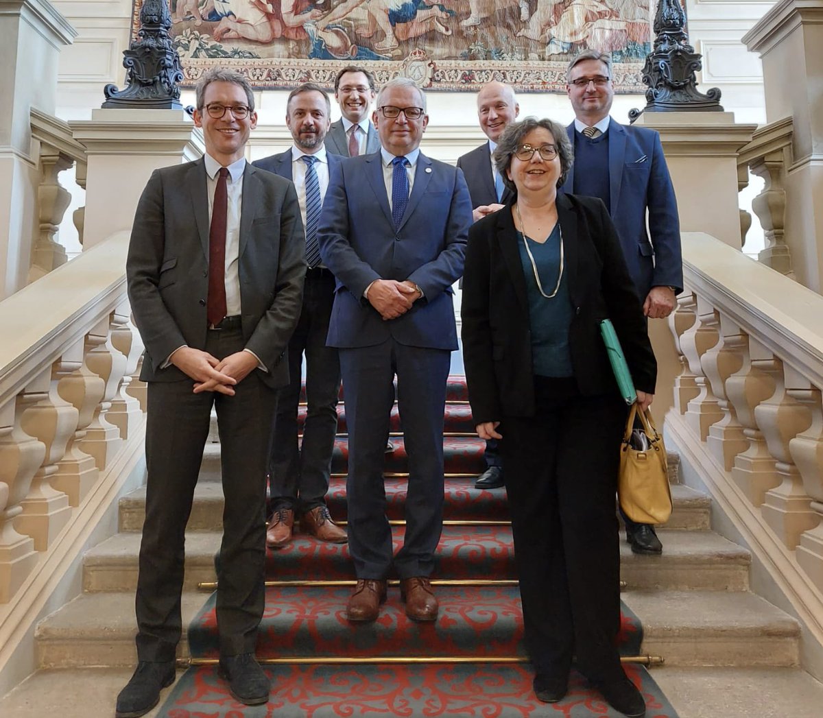 AlexisDutertre's tweet image. 🇫🇷🤝🇨🇿🇪🇺| A mi-parcours #PFUE2022, consultations à Prague de la SGAE @sandrinegaudin et du DUE @david_cvach avec la future présidence tchèque du Conseil de l’UE: #Ukraine #strategiccompass #energie réduction des dépendances stratégiques #commerce #Fitfor55!Agenda rempli, merci!