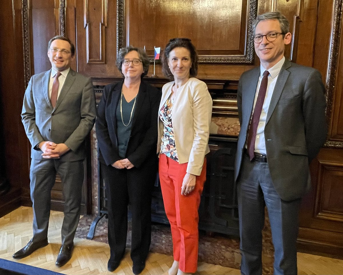 AlexisDutertre's tweet image. 🇫🇷🤝🇨🇿🇪🇺| A mi-parcours #PFUE2022, consultations à Prague de la SGAE @sandrinegaudin et du DUE @david_cvach avec la future présidence tchèque du Conseil de l’UE: #Ukraine #strategiccompass #energie réduction des dépendances stratégiques #commerce #Fitfor55!Agenda rempli, merci!