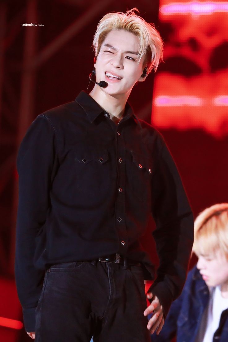 jjeennoolee23's tweet photo. DAY 14🐶👑

Q : "Fav Jeno Performance"
A : pokonya paling suka performance" jeno tuh di era ridin, boom, resonance 90's love, hello future yang outfit agent🤩🤩❤️❤️

#JENO #제노 #NCTDREAM
#23Days_Jeno_Challenge 
#23일_제노_첼린지 
@NCTsmtown_DREAM https://t.co/zkXTca3jsJ