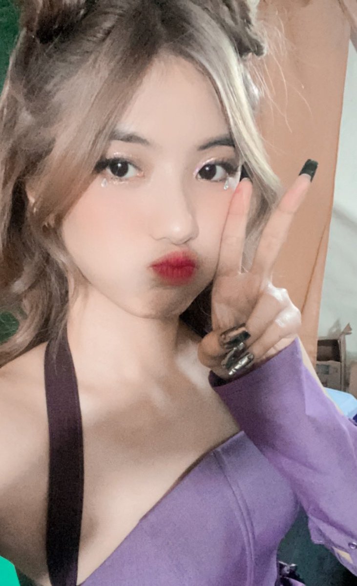 KAIA_Members's tweet photo. Thank you everyone na nakipagchikahan sa amin ni Soph 🥺♥️ super nag-enjoy ako! Sana kayo din 🥺♥️ mahal na mahal ko kayo!! ♥️
🍒🍒🍒
KAIA UNIT2 MENPA 
@KAIAOfficialPH
#BLAHBLAHbyKAIA 
 #KAIA #KAIA_Unit2MENPA https://t.co/ak2tTKv5ej