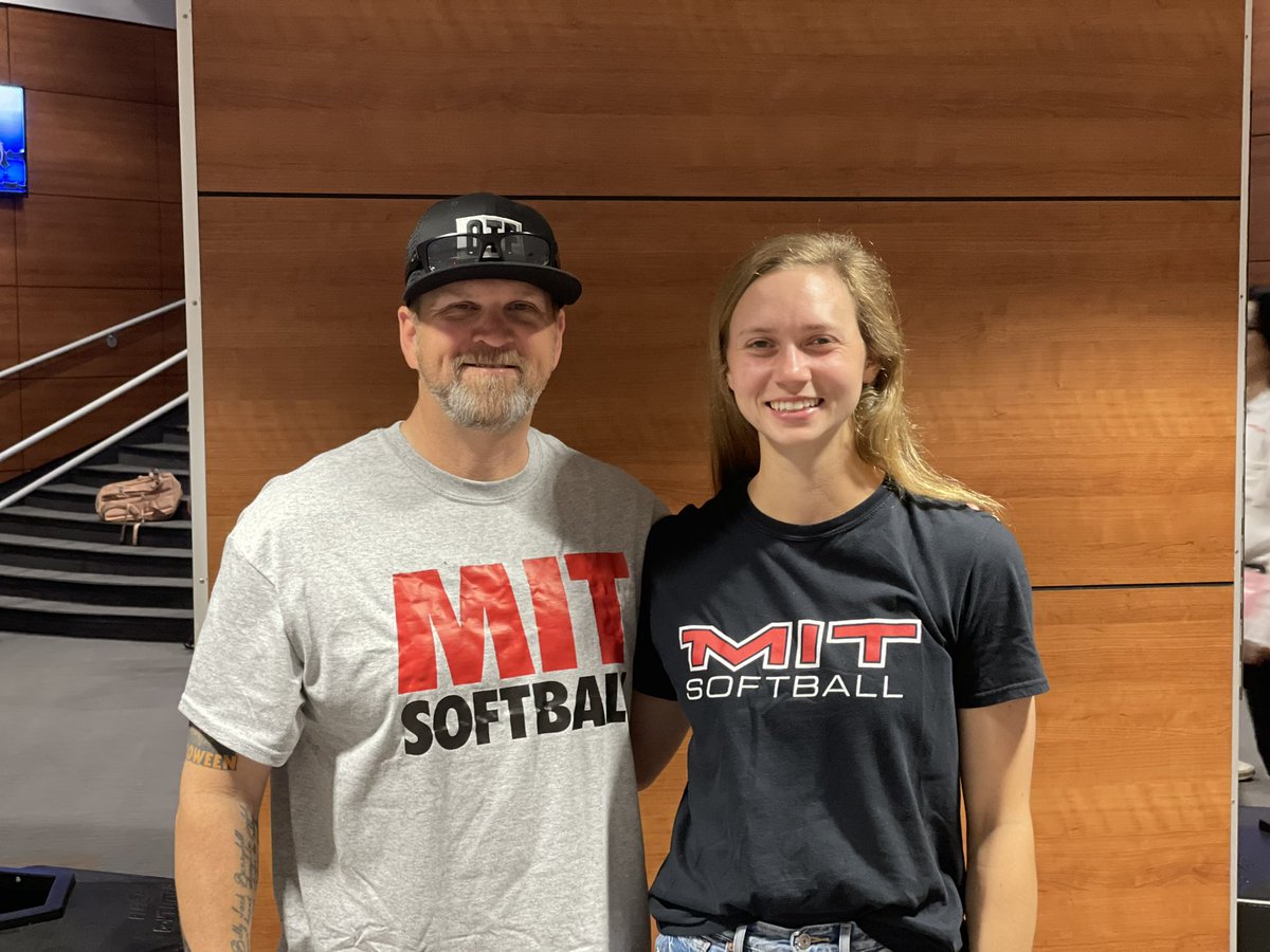 BrettBerryhill's tweet image. Congratulations to 2022 @mitsoftball commit @avaladd2 on officially signing her NLI today. Super proud of you Ava! Can’t wait to watch you play at the next level. 

#hitwithcoachbrett
@txhitlab 
#goengineers