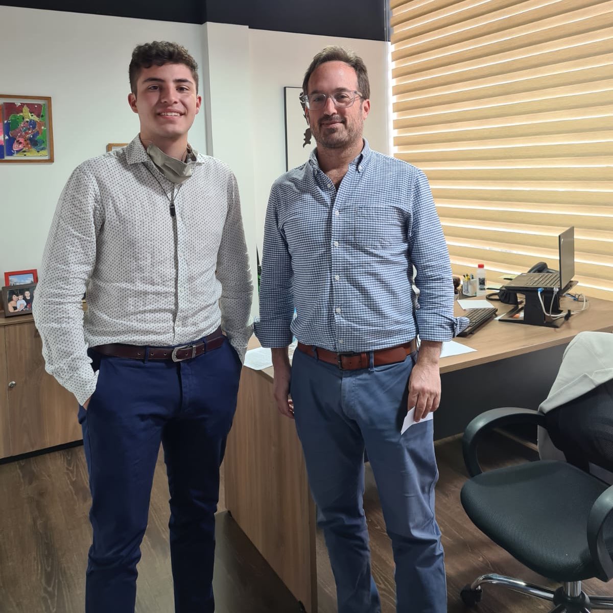 BHSUSFQ's tweet photo. #BHS l #ShadowProgram 

El día de ayer, martes 12 de abril. Se realizó un Shadow Program en Grupo TCG.

Asistió el estudiante Tomás Sebastián, junto a Abraham Vigoda, Gerente General👨🏻‍💼.

El Shadow Program es una experiencia única para los estudiantes del @USFQSoB📚! https://t.co/ssvMFPMYW4