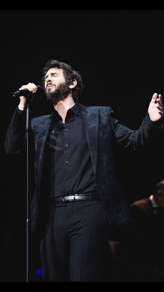 DaveThomasStyle's tweet image. @joshgroban performing @RadioCity for his 3 night residency “GreatBig Radio City Show” in @YSL #styledbydavethomas ❤️🙏🏻