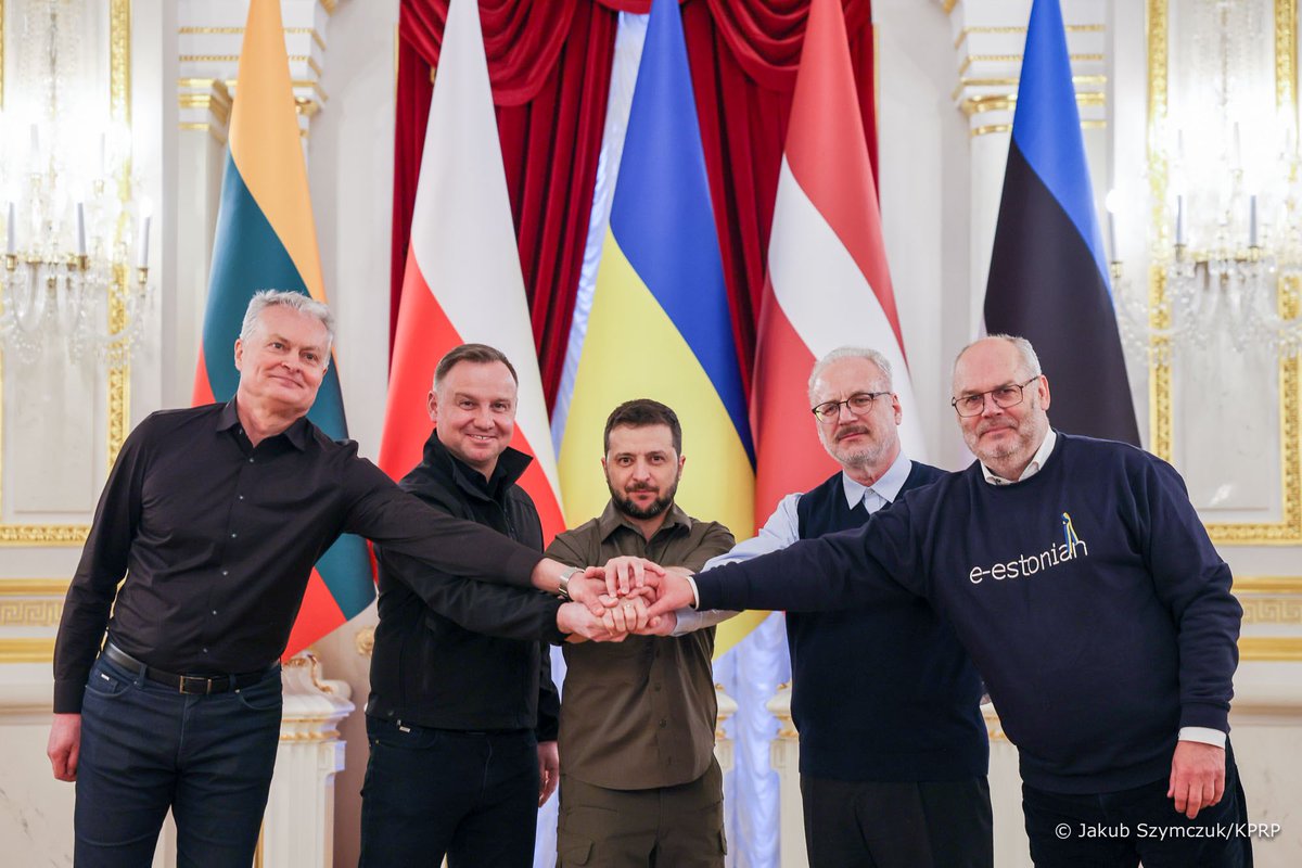 K_Pawlak_Mucha's tweet photo. 🇱🇹🇵🇱🇺🇦🇱🇻🇪🇪 https://t.co/zVUvAwfI2V