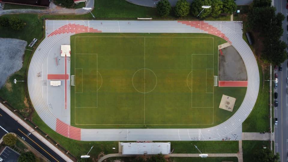 Coachdavisknows's tweet image. Looking for an ELITE male sprinter. HS, JUCO or transfer that wants to WIN. Scholarship money available‼️‼️‼️

Lenoir-Rhyne University. Hickory, NC

2021 DII All-American 4x1 ✅
#3 200m Squad, DII (21.3 Avg) ✅
Brand New Mondo Track ✅
State of the Art Weight room ✅

DM’s open!