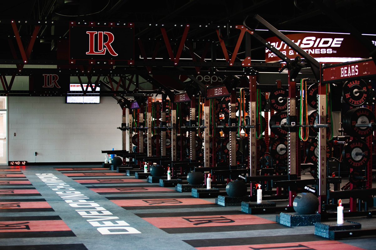 Coachdavisknows's tweet image. Looking for an ELITE male sprinter. HS, JUCO or transfer that wants to WIN. Scholarship money available‼️‼️‼️

Lenoir-Rhyne University. Hickory, NC

2021 DII All-American 4x1 ✅
#3 200m Squad, DII (21.3 Avg) ✅
Brand New Mondo Track ✅
State of the Art Weight room ✅

DM’s open!