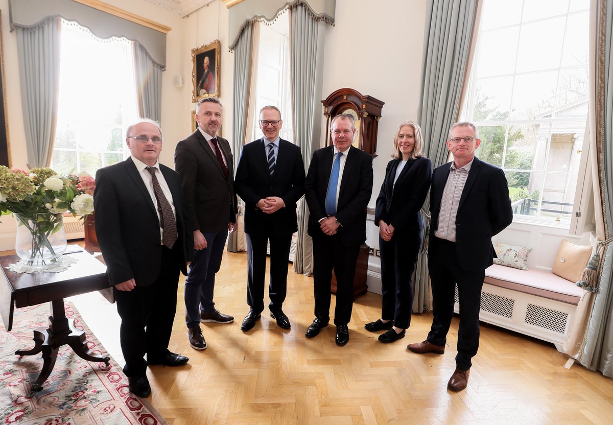 Chair Cllr Barry McElduff, vice-chair Cllr Sam Nicholson & CEO’s from the three council collaboration welcome Minister of State @ConorBurnsMP to discuss the £126 million growth deal investment & delivery on the UK government’s #LevellingUpFund.