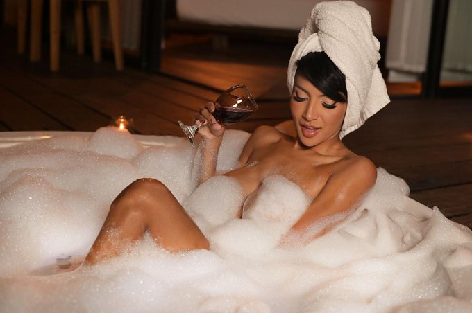 Vote for ME in the MV Contest April Showers Contest  @manyvids  😍😍😍  https://t.co/rkNXH6EE2q   #CamGirl<a href="/tag/latina"class="tags"><span>#latina</span></a><a href="/tag/bathtub"class="tags"><span>#bathtub</span></a><a href="/tag/bath"class="tags"><span>#bath</span></a><a href="/tag/bubbles"class="tags"><span>#bubbles</span></a><a href="/tag/cammodel"class="tags"><span>#cammodel</span></a><a href="/tag/camgirl"class="tags"><span>#camgirl</span></a>