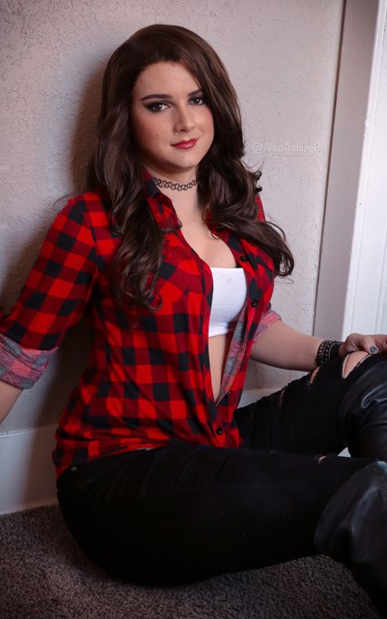 Can I resubmit for my senior portrait? The current one of me holding a football seems a bit out of place