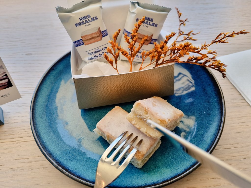 FernandoPreto4's tweet photo. Así agasajamos a nuestros huéspedes en #MeliáSevilla durante nuestra Semana Santa...

#SemanaSanta2022 #MeliáSevilla #AtencionesTematicas #WelcomeAmenities https://t.co/k2rxeBllRQ