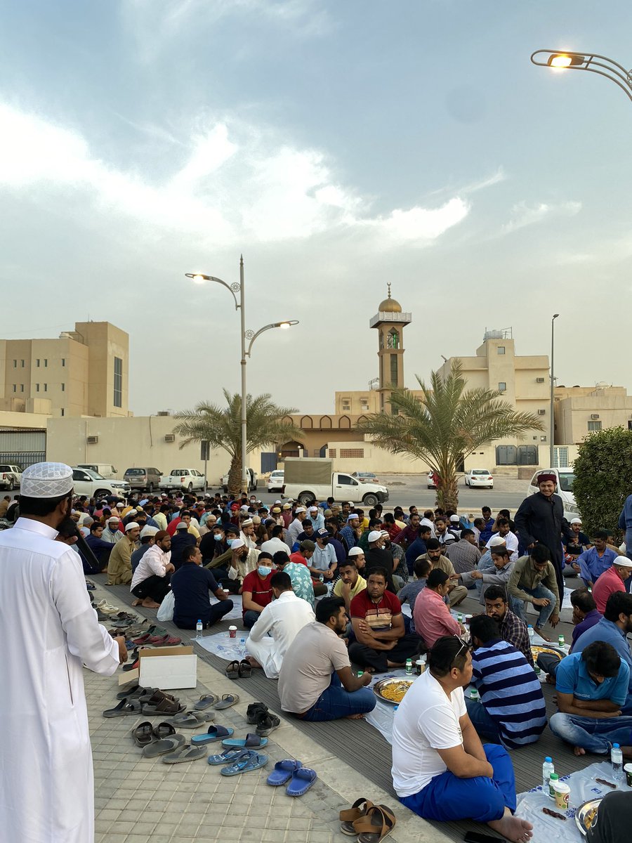 AlShuraiaMosque's tweet photo. " إفطار ودعوة "

بالتعاون مع جمعية @HAFRJALYAT 

#جامع_الشريع https://t.co/9VbBxVorgH