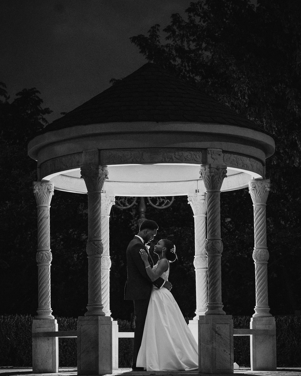 F10Studio's tweet photo. A dreamy night moment with Sola and Augustine during their fall 2021 wedding! #SAyes

📸: @f10studio

#f10studio #blacklove #torontoweddingphotographer #yyzweddingphotographer #nikonambassador https://t.co/e1cbC76k2D