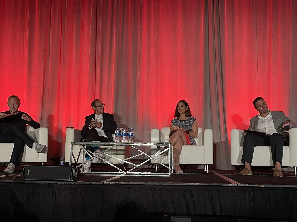 GinnaBaik's tweet photo. Great to see collaboration between @AmazonBusiness Louis Lopez with @HonorHealth Seth Steinberg at #OnAging2022 @ASAging keynote around “high tech high touch” https://t.co/w05KROcM3l