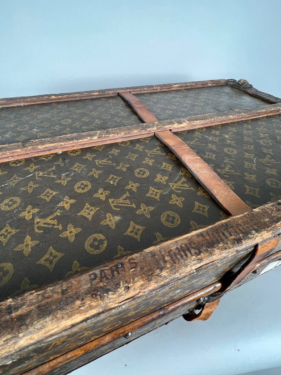 #JLBmornings: Remember that time you found that 100 yr old Louis Vuitton trunk in Grandma's basement in Toronto?!?!?!...STORY: bit.ly/3xqVnqe 📸: BlogTo