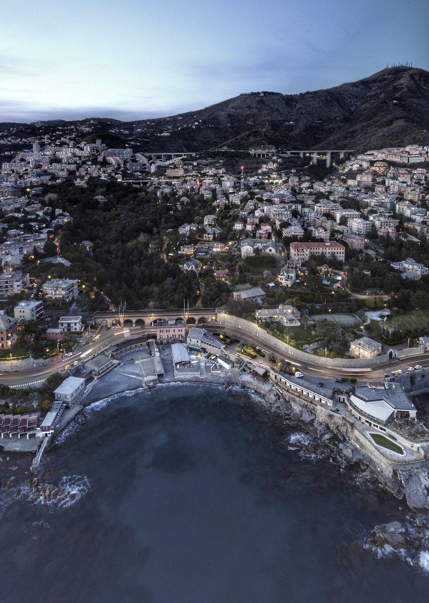 DmSeleznov's tweet photo. Quarto, Genova. Bagni Bay https://t.co/a1XTmcZsGL