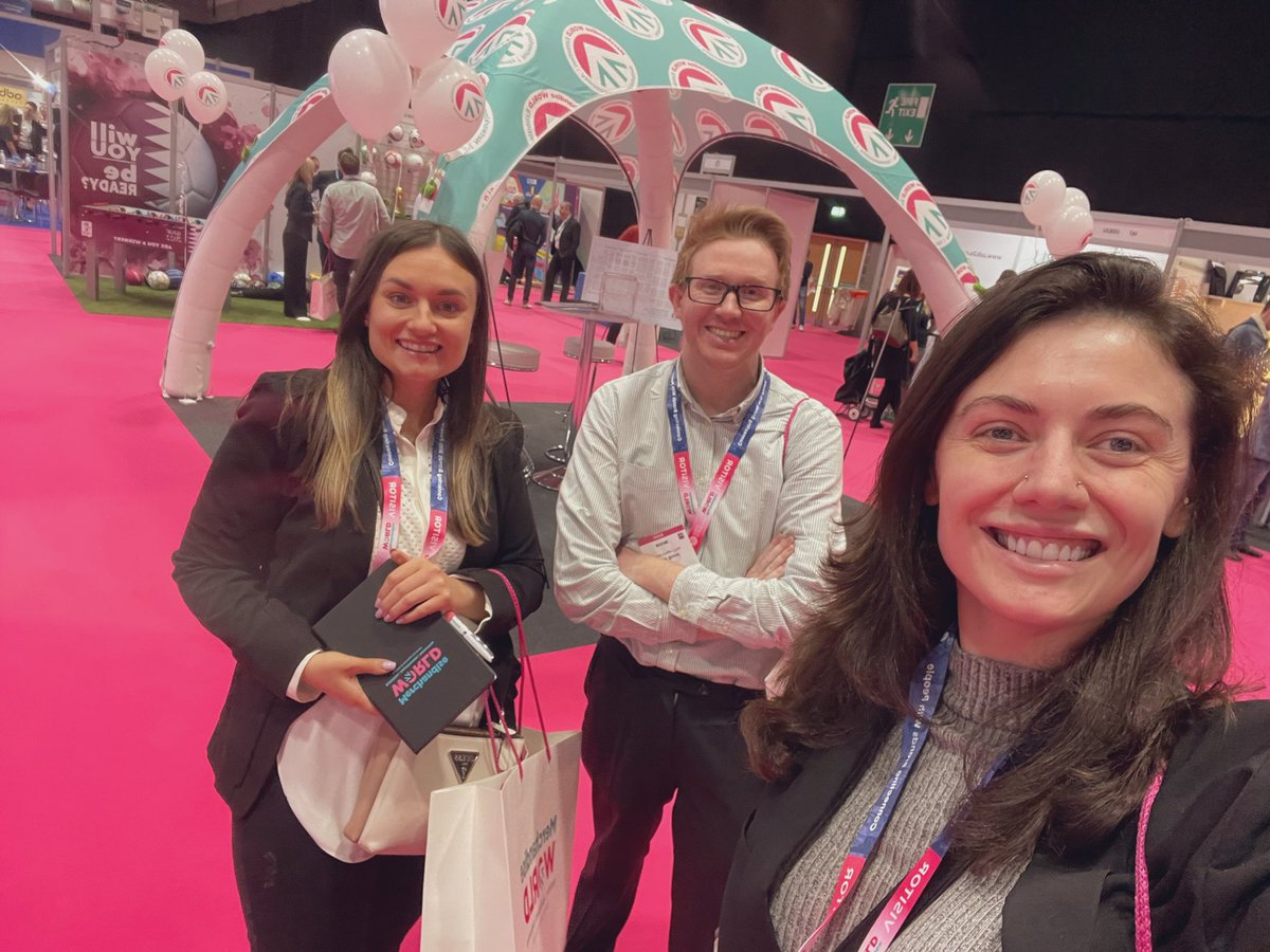 ThePrintedImage's tweet photo. The team have been busy with meetings, checking out new and innovative products. Most importantly their loving the free samples π Great to have the industry back together for such a big and exciting event #Brandactivation #Merchandise #Merchworld @MerchWorld_UK https://t.co/kvs4GSeRwr