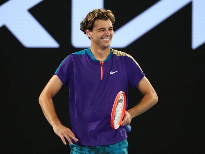 DevenonsBET's tweet photo. #ATPMontecarlo | #TeamParieur 

Fritz | 2.35 | 1% 

Tout doucement, premier bet du compte. C’est un peu élevé à mon goût face à au vieu briscard qu’est Cilic. https://t.co/PbisTVNO3j