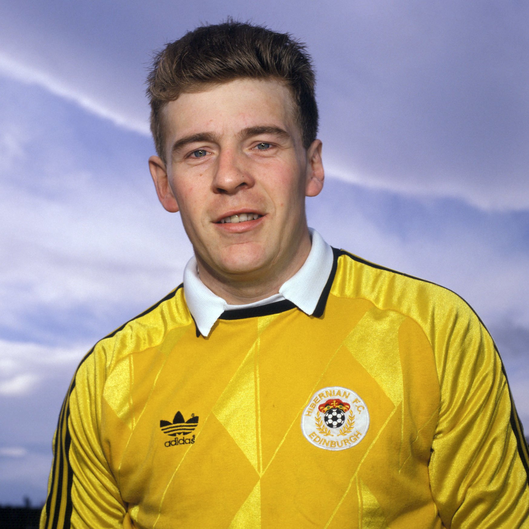 Happy birthday to former Hibs \keeper Andy Goram 