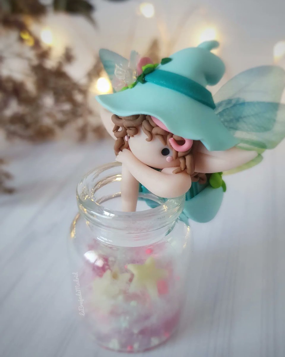 BrujadeMadrid's tweet photo. Ese ricito rosa... ¡Ays 🤩!
#polymerclay #clayartist #labrujademadrid #fimocreation https://t.co/s1vOXx6MYn