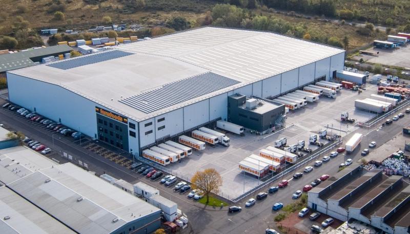 Lochrin Bain was appointed manufacturer of choice for the 2020 perimeter security requirements on Braithwaite Groups' latest Mega Shed project for Farmfoods Ltd. Read more here:

lnkd.in/diYCEjex

#wesecurewhatyouneedtoprotect #Palisade #LPS1175 #project