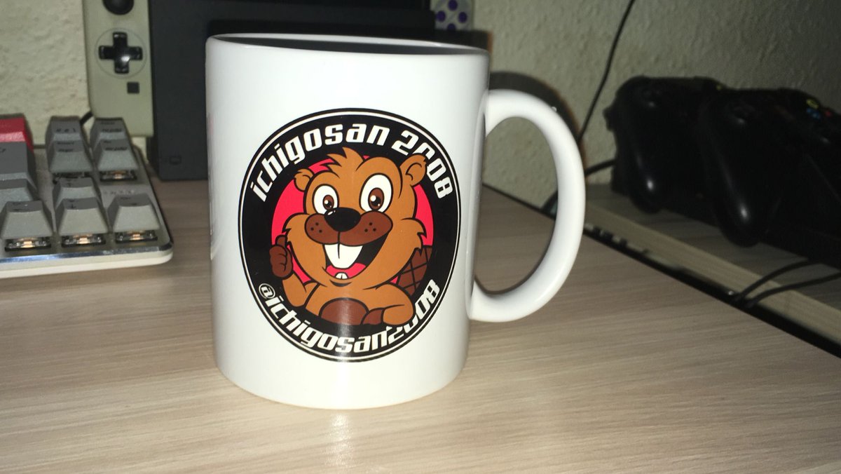 Que sorpresa llegar a casa y ver un paquete de <a href="/AltgioES/">Altgio</a> con la camiseta del canal y la taza, la verdad que os recomiendo esta empresa para que os haga camisetas y tazas personalizadas trato de 10, muchas gracias por el regalazo de cumpleaños <a href="/AltgioES/">Altgio</a>