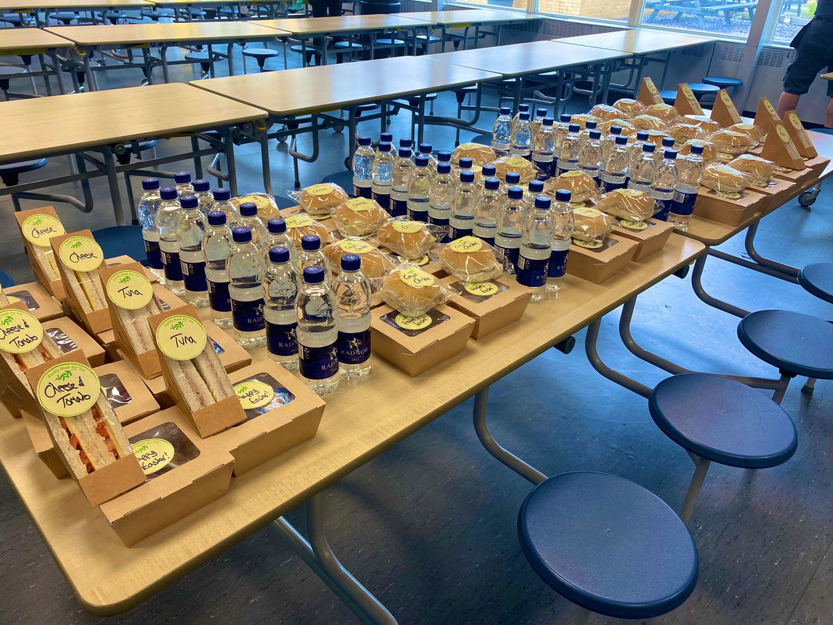 McNultySenior's tweet photo. Last day of our revision lunches at @HighNewsome @ImpactMAT #newsome #huddersfield #Easter2022 https://t.co/hoIhbDCrRH