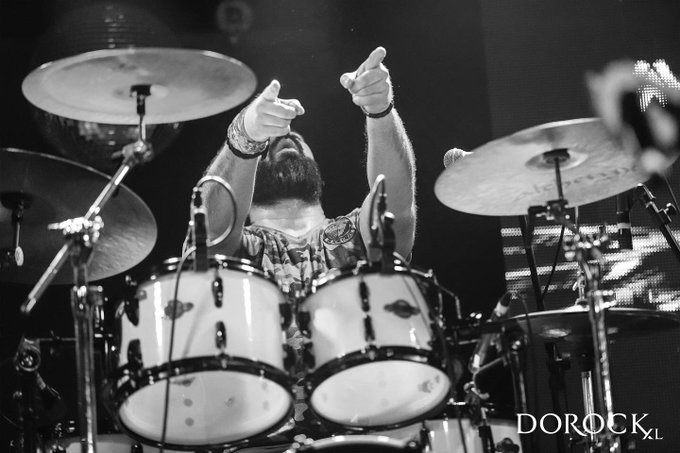 View image on Twitter