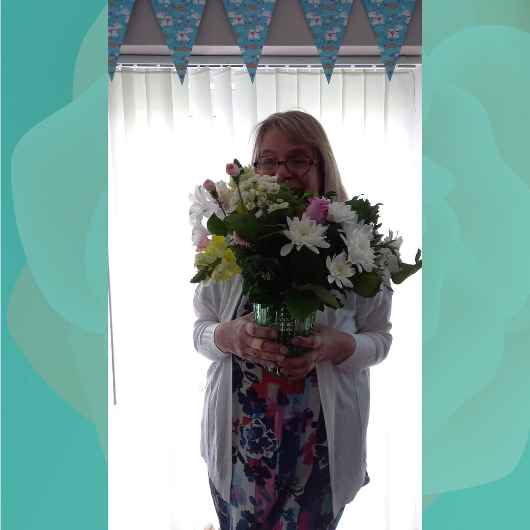 StyleStudioUK's tweet image. Congratulations to our Mother's Day Competition Winner Tammy! 

We are so happy your mum loved her flowers 

#stylestudiouk #competition #winner