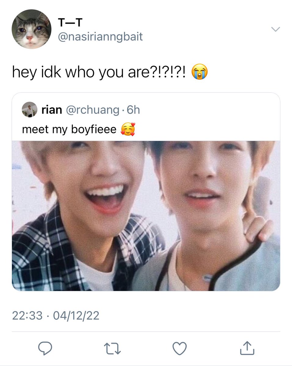 90smork's tweet photo. a #renmin filo au

Rian is secretly in love with his best friend. But one night, he finds himself entangled with a stranger over a drunk tweet. https://t.co/GL8dX7SRXt