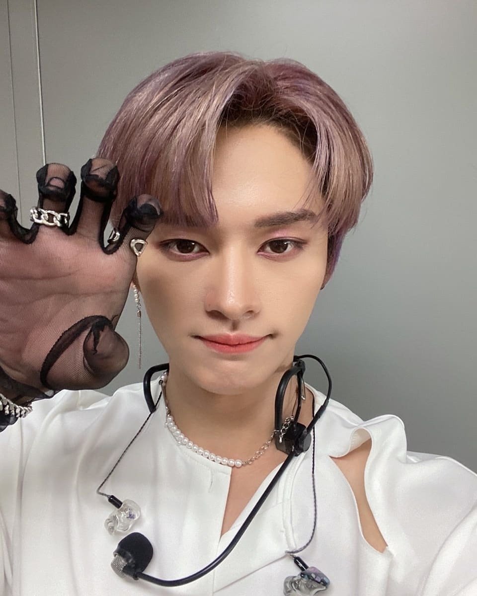 LeeKnowFr's tweet photo. 13.04.2022 | Instagram 

C'est MaManNiBangAc* yahou!!!!! 
Au revoir Inkigayo ✋
#LeeKnowIsCute 
*Lee Know à Combiné Maniac (매니악) et dernière performance (막방)

©Realstraykids
Trd: C9 &amp; Lee Know France https://t.co/6u4EaAA7XM