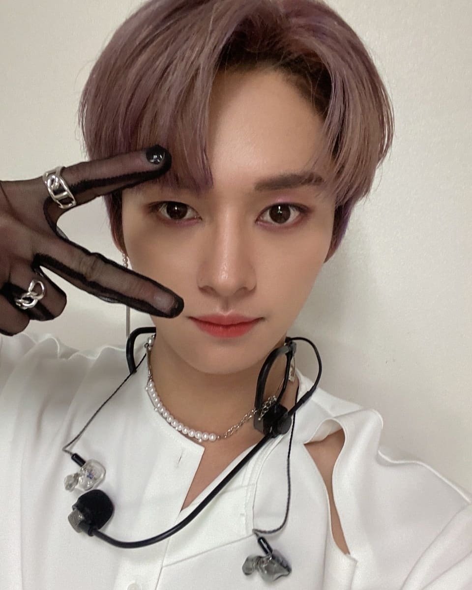 LeeKnowFr's tweet photo. 13.04.2022 | Instagram 

C'est MaManNiBangAc* yahou!!!!! 
Au revoir Inkigayo ✋
#LeeKnowIsCute 
*Lee Know à Combiné Maniac (매니악) et dernière performance (막방)

©Realstraykids
Trd: C9 &amp; Lee Know France https://t.co/6u4EaAA7XM