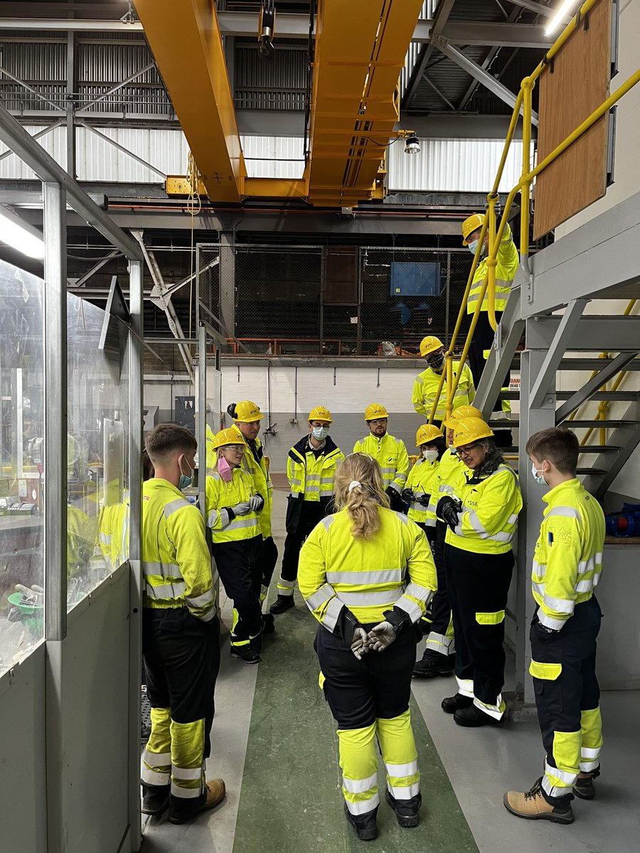 JTCScotland's tweet image. Yesterday we visited @SSE Peterhead Power Station. It has had a big role in power generation in 🏴󠁧󠁢󠁳󠁣󠁴󠁿 + now plans to be at the heart of major new carbon capture + storage infrastructure to help achieve #NetZero

We heard from apprentices passionate about working on low carbon tech🔋